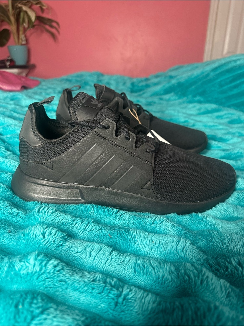 adidas woman Black Low-Top Sneakers
